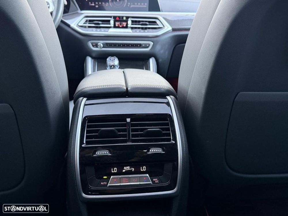 BMW X6 M50i - 34