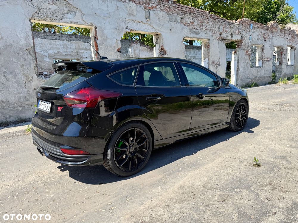 Ford Focus ST - 3