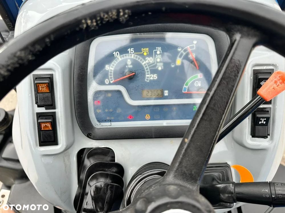 New Holland TD4030F - 8