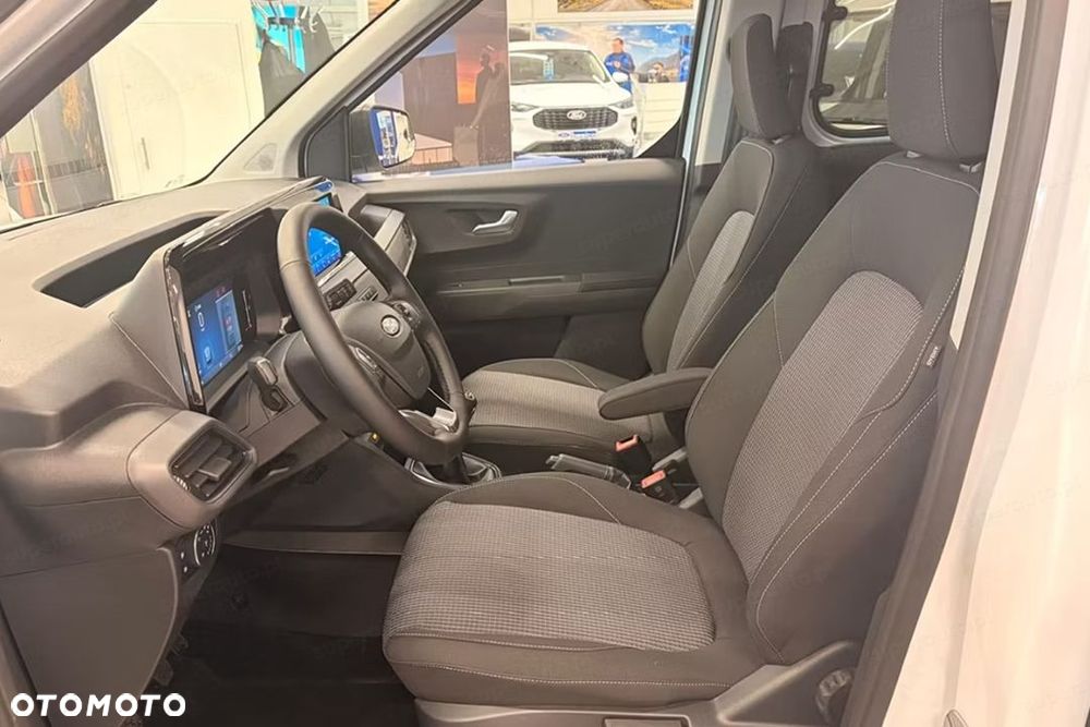 Ford Transit Courier - 10