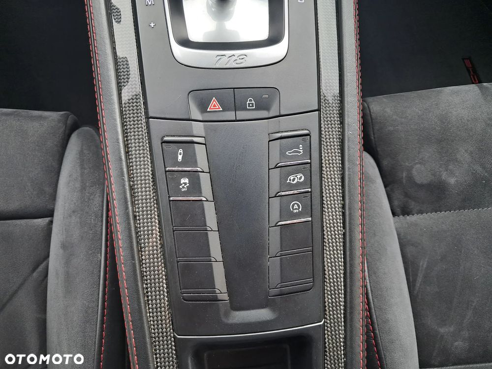 Porsche 718 Cayman GPF GTS PDK - 25