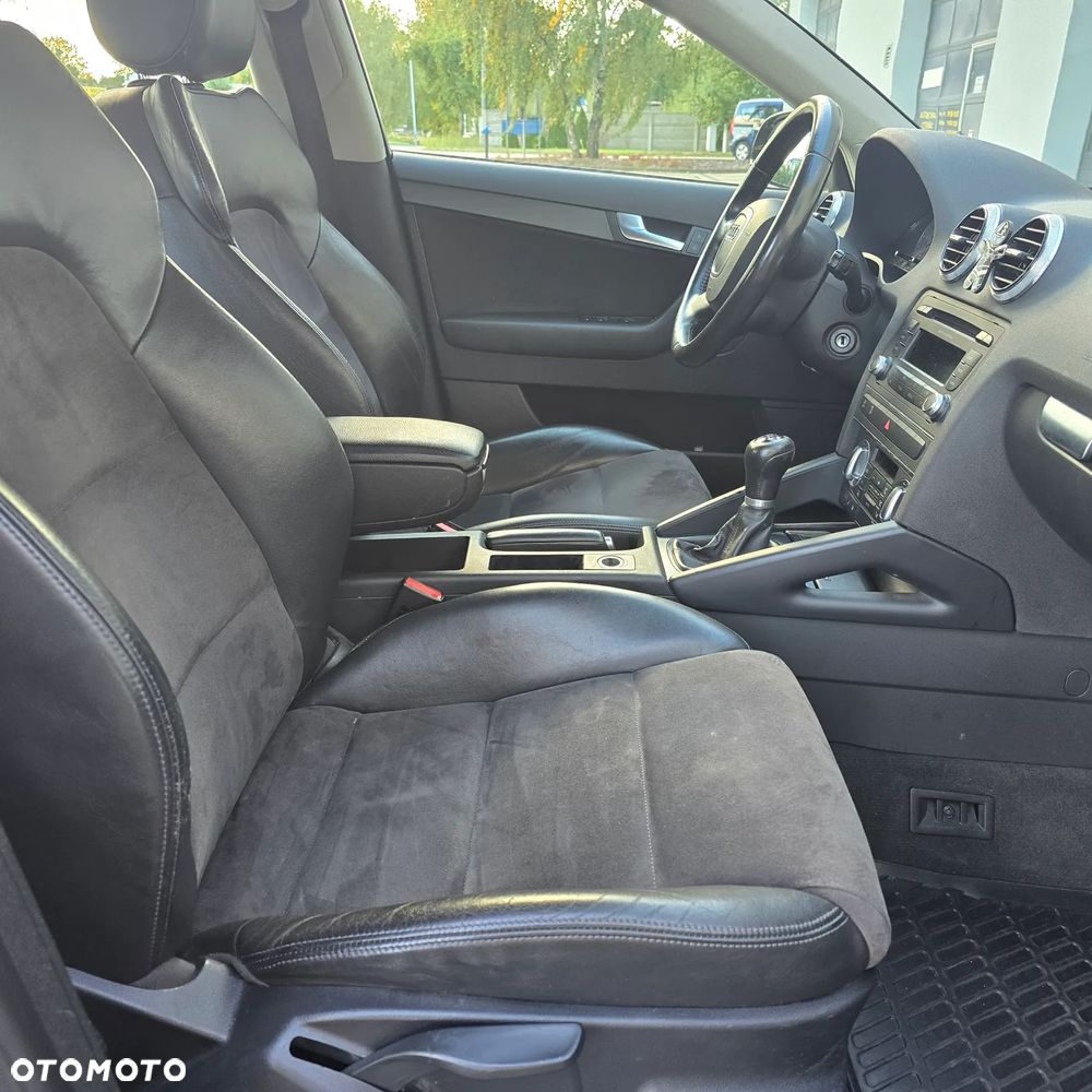 Audi A3 1.6 TDI Attraction - 8