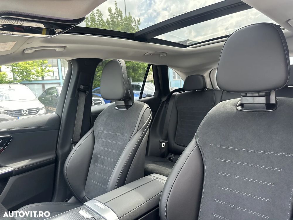 Mercedes-Benz GLC 300 e 4Matic 9G-TRONIC AMG Line Advanced - 22