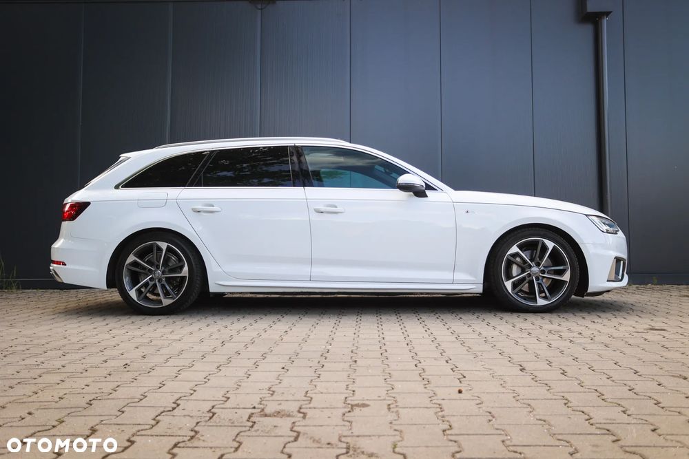 Audi A4 Avant 40 TDI quattro S tronic S line - 4