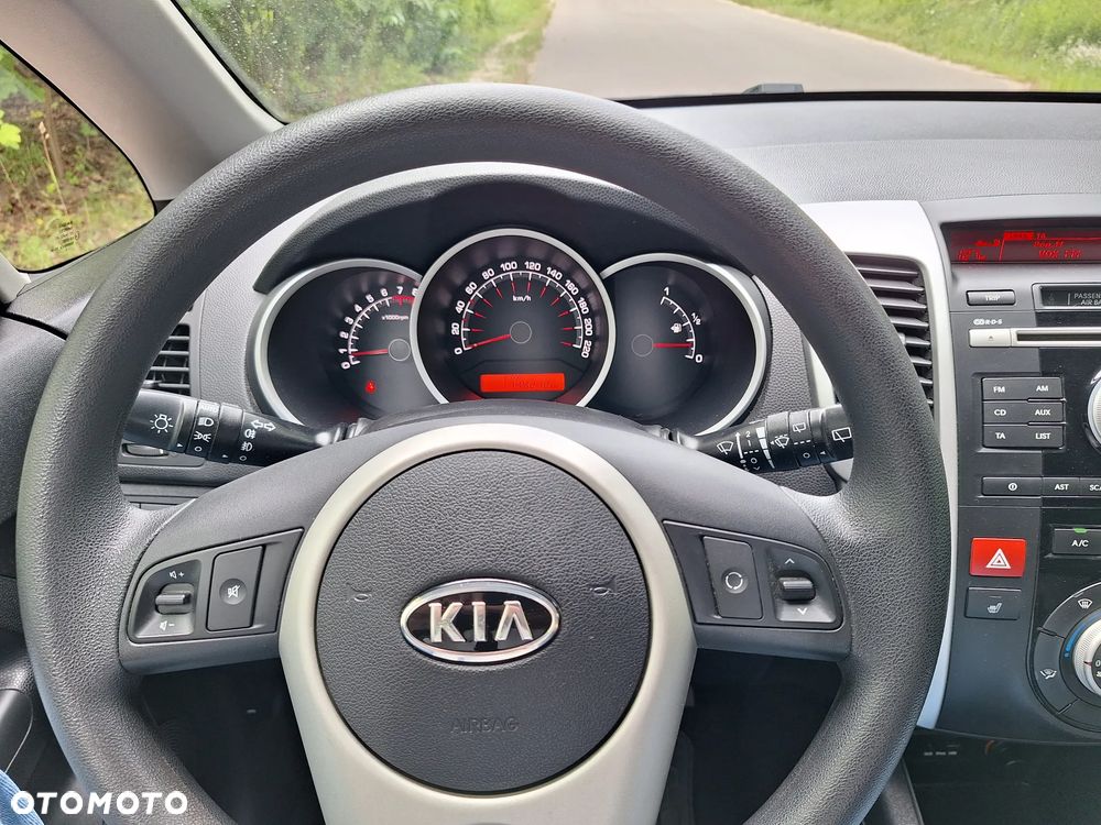 Kia Venga - 29