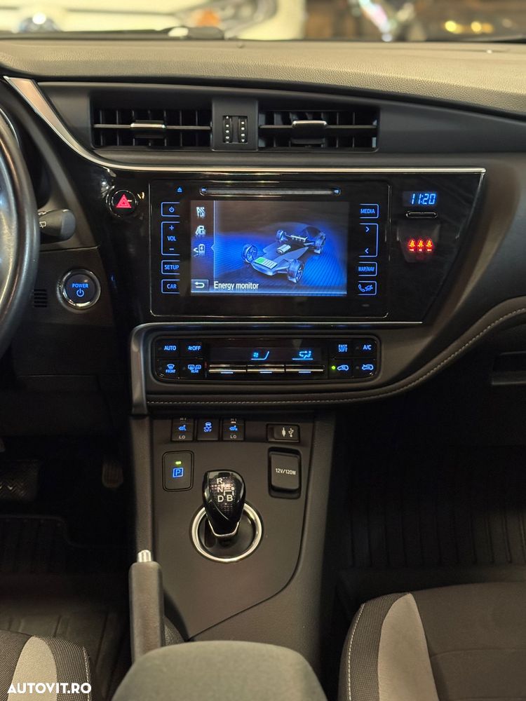 Toyota Auris 1.8 L VVT-i Sol + - 13