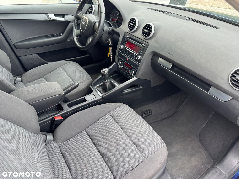 Audi A3 Sportback 1.6 Attraction - 10