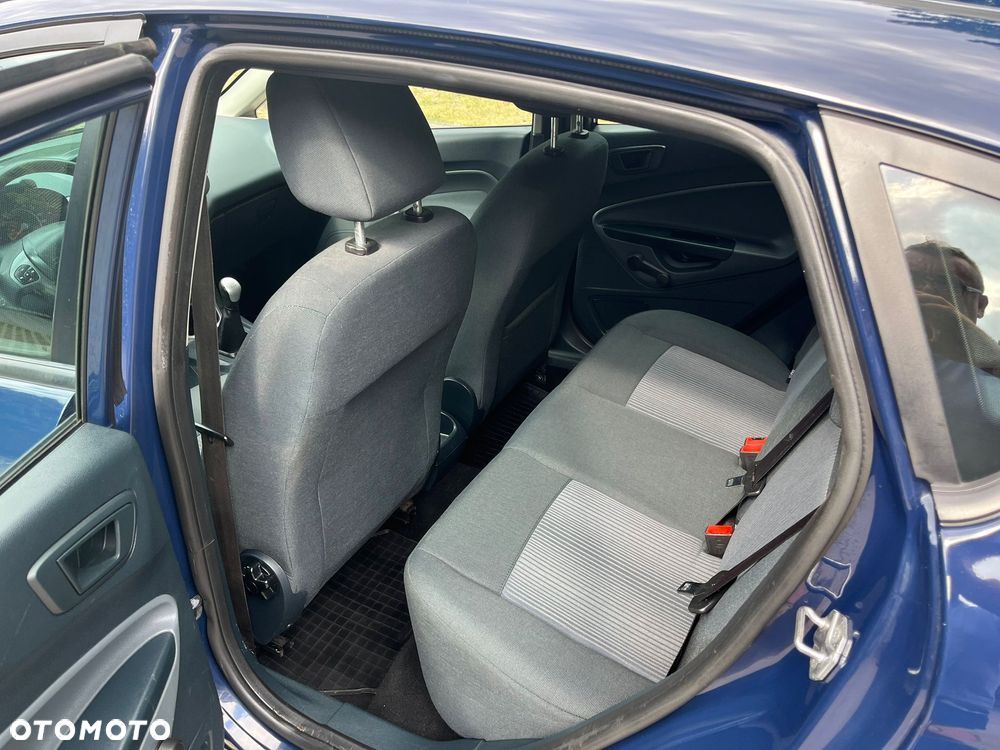 Ford Fiesta - 12