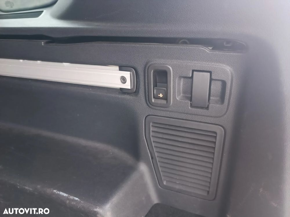 Volkswagen Touran 2.0 TDI SCR DSG Comfortline - 13