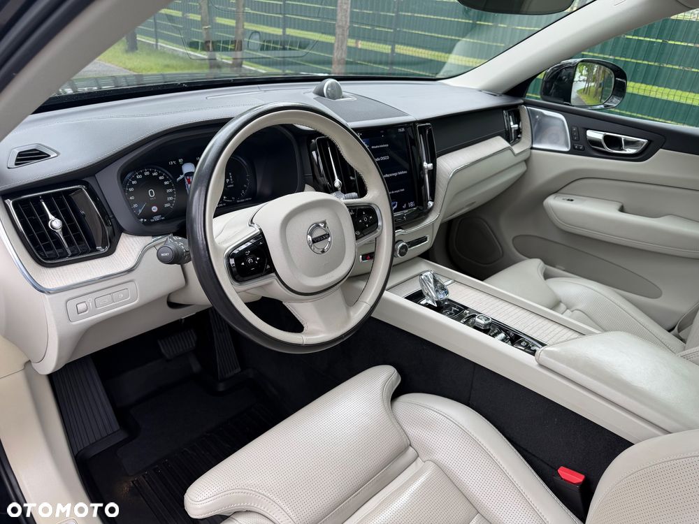 Volvo XC 60 T8 Plug-In Hybrid AWD Inscription Expression - 11