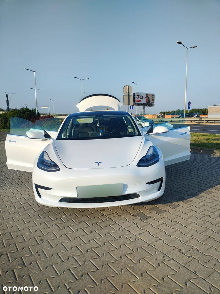 Tesla Model 3 Standard Reichweite Plus Hinterradantrieb - 11