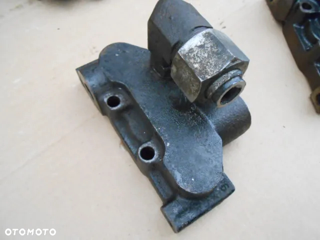 Rozdzielacz blok zaworowy sekcja zawór Case New Holland TM140 - 16