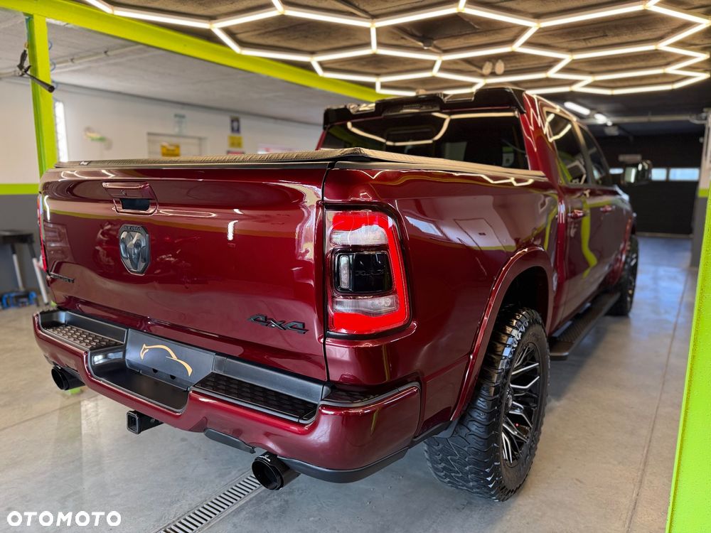 Dodge RAM - 8