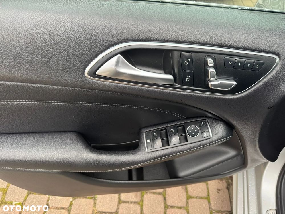 Mercedes-Benz Klasa B 250 4Matic 7G-DCT UrbanStyle Edition - 28