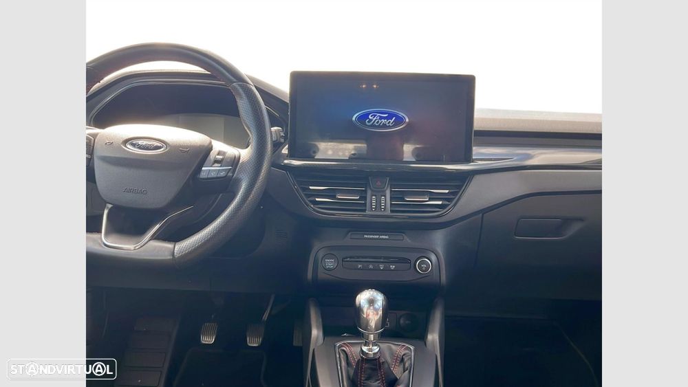 Ford Focus 1.0 EcoBoost MHEV ST-Line - 19