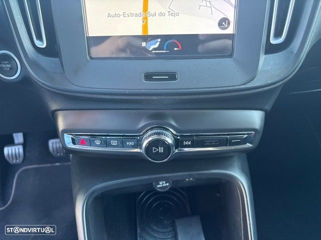 Volvo XC 40 1.5 T3 Tech Edition - 10