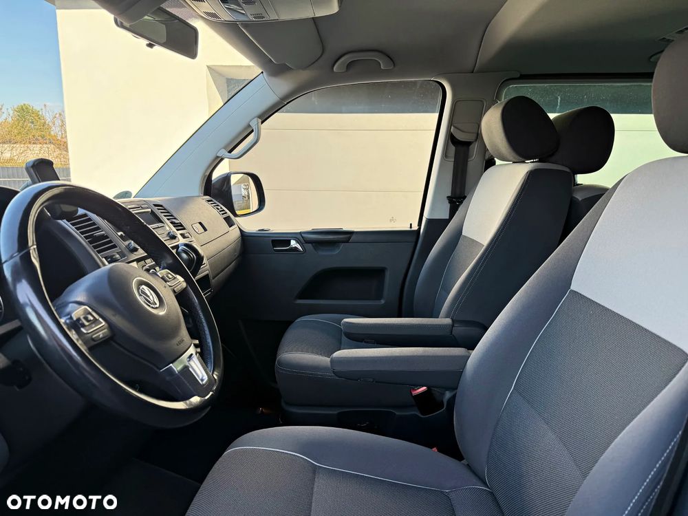 Volkswagen Multivan - 28