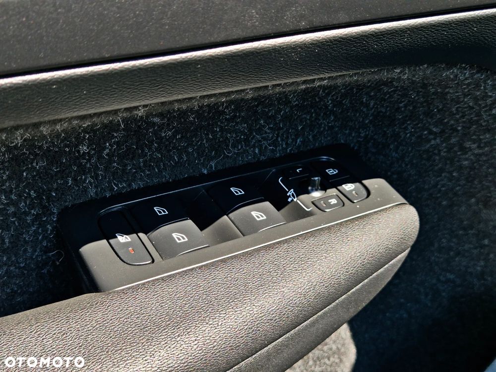 Volvo XC 40 D3 Momentum Pro - 22