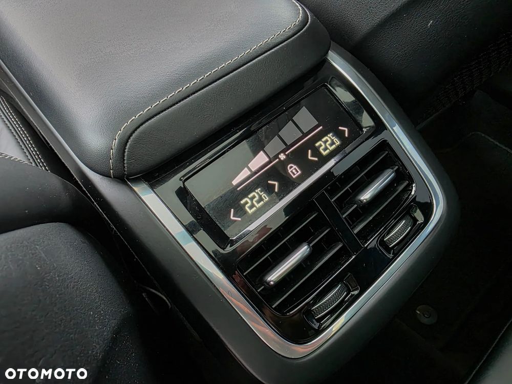 Volvo XC 60 T6 AWD Geartronic Inscription - 11