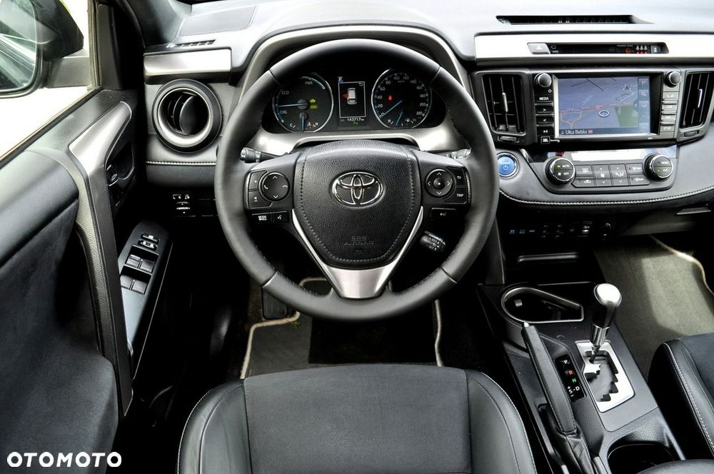 Toyota RAV4 - 6