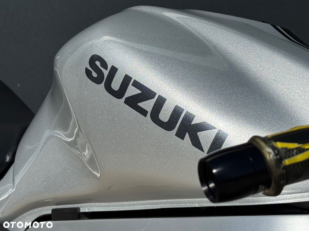 Suzuki SV - 12