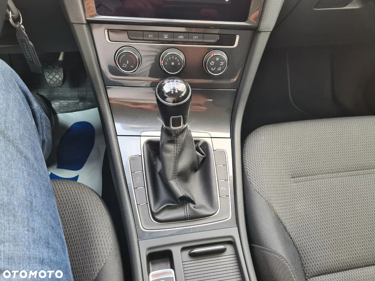 Volkswagen Golf VII 1.6 TDI BMT Comfortline - 9