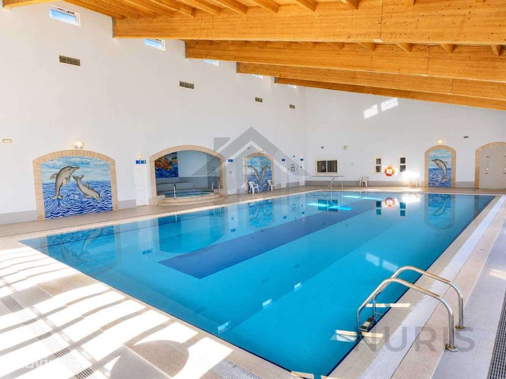 Luxuoso T2 no Oasis Parque com Piscinas e Jardim - Grande imagem: 4/44