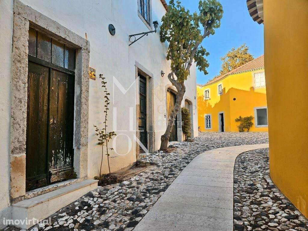 Moradia à venda, a poucos metros do mar, no centro histórico de Paço d - Grande imagem: 2/33