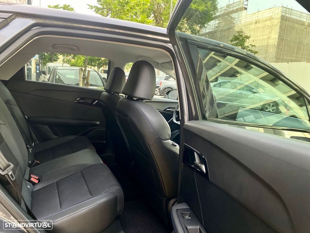 MG MG4 64 kWh Luxury - 29