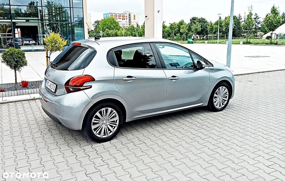 Peugeot 208 1.2 PureTech Allure S&S EAT6 - 6