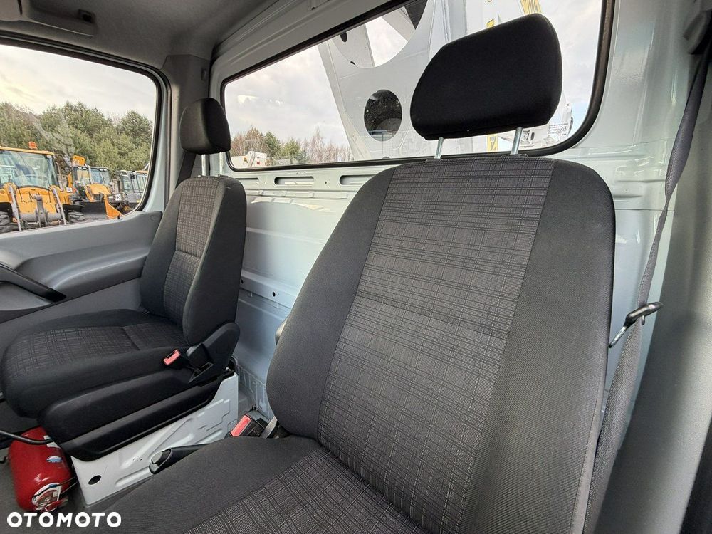Mercedes-Benz Sprinter - 23