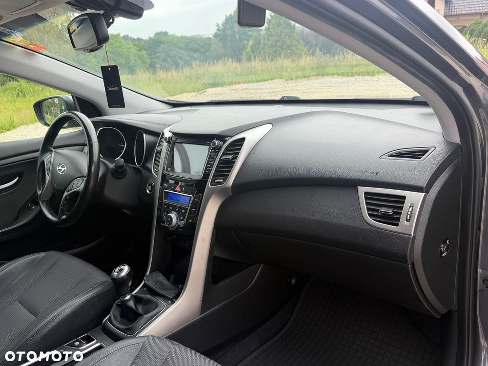 Hyundai i30 blue 1.6 CRDi Premium - 27