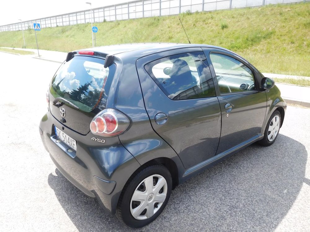Toyota Aygo City - 3