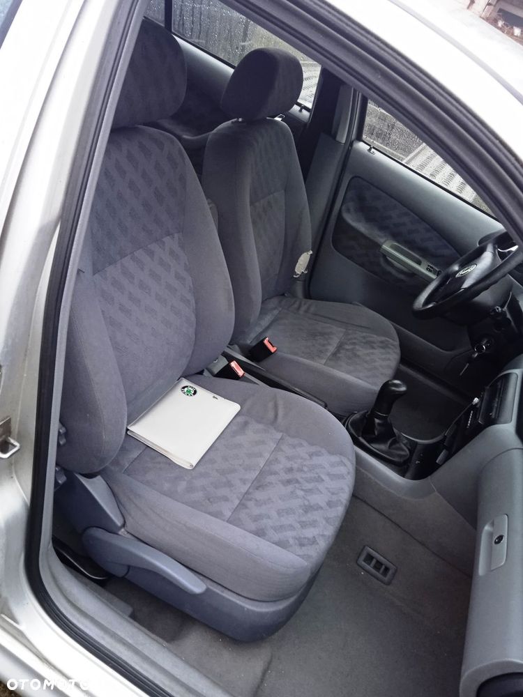 Na części Skoda Octavia kombi SLX 2.0 8V silnik AQY skrzynia EMR kolor 9102 - 5