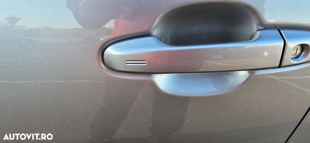 Toyota C-HR Hybrid Style Selection - 32