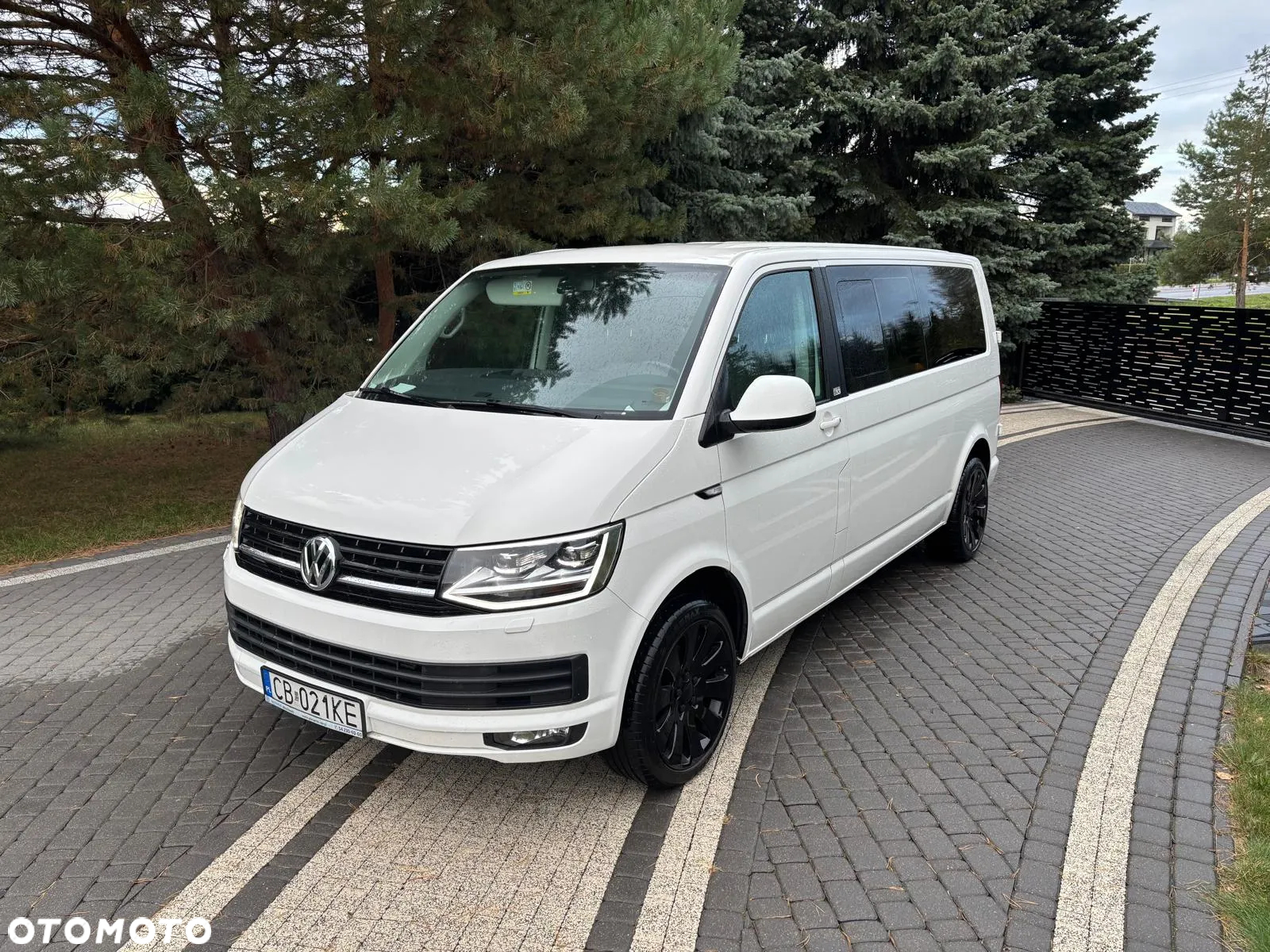 Volkswagen Caravelle - 4