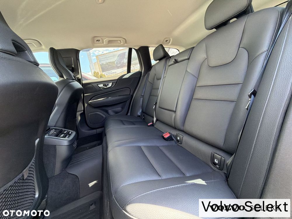 Volvo V60 Cross Country - 13