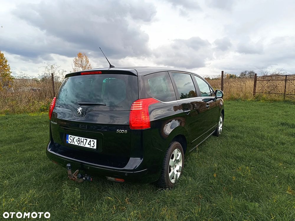 Peugeot 5008 1.6 THP Family 7os - 8