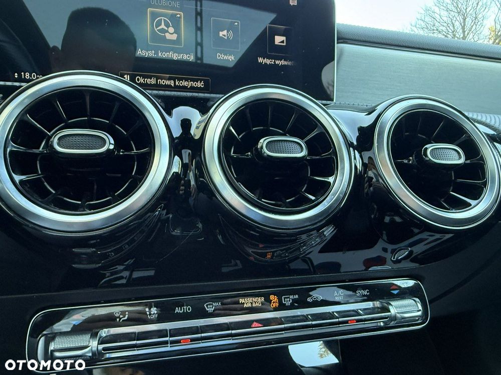 Mercedes-Benz CLA - 40