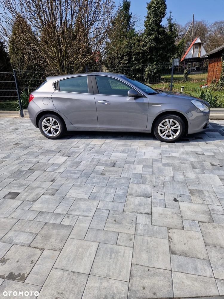 Alfa Romeo Giulietta 2.0 JTDM 16V - 4