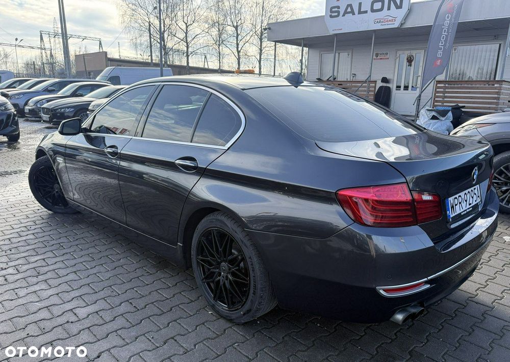 BMW Seria 5 528i xDrive Luxury Line - 3