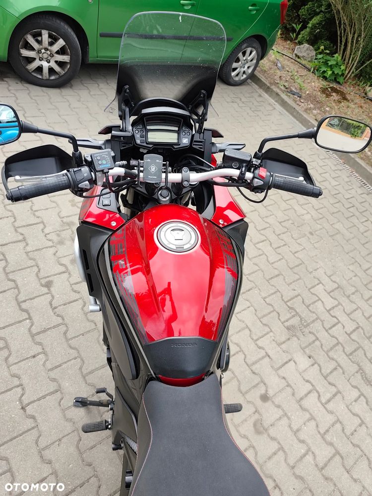 Honda VFR - 13