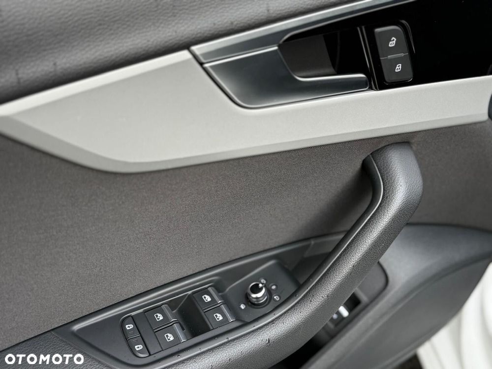 Audi A4 Limousine - 17