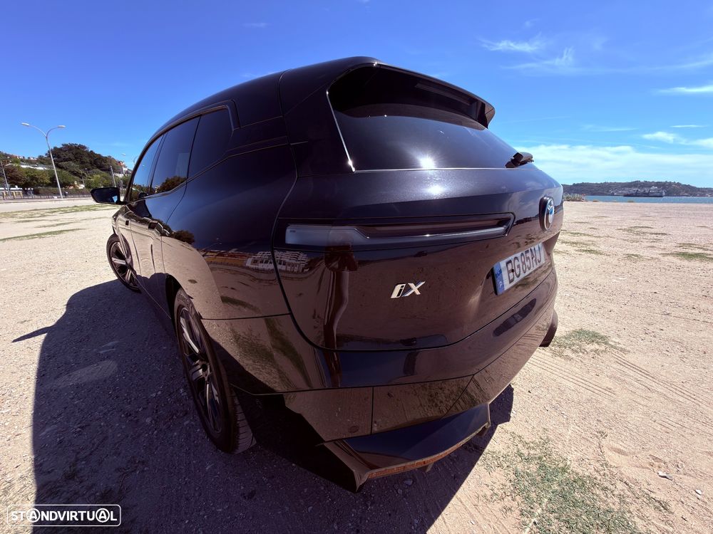 BMW iX xDrive 50 Pack Desportivo — fotografia 37