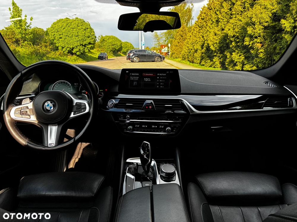 BMW Seria 5 520d Sport Line - 11