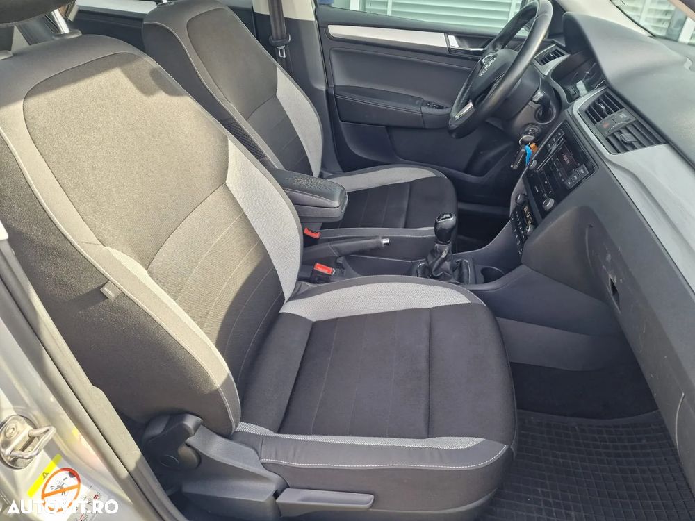 Skoda RAPID 1.0 TSI Style - 25