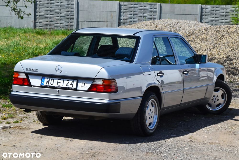 Mercedes-Benz Klasa E - 4