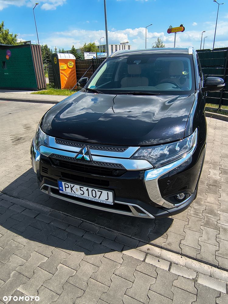 Mitsubishi Outlander 2.0 Instyle + 4WD CVT - 2