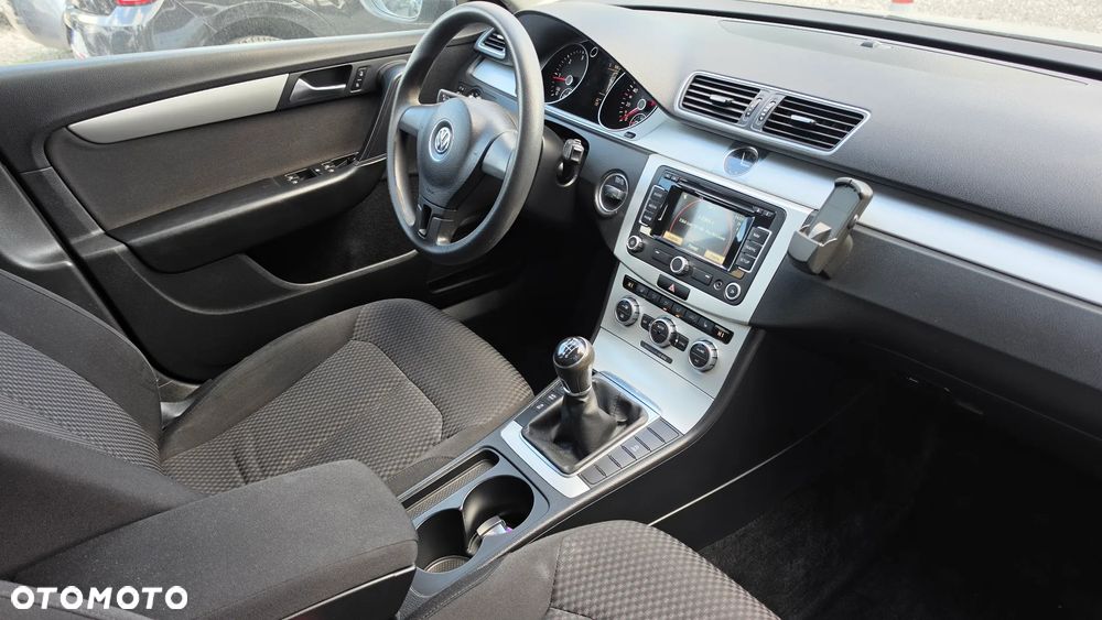 Volkswagen Passat 2.0 Blue TDI SCR Comfortline - 12