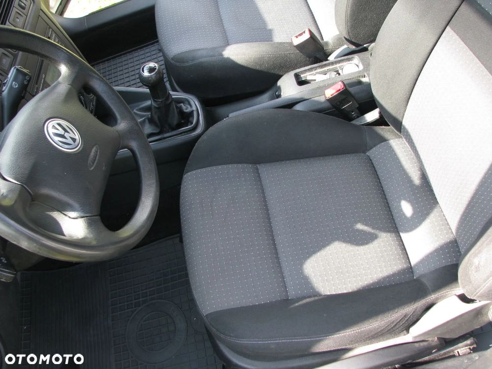 Volkswagen Golf - 10